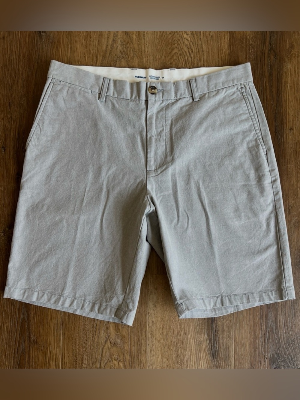 NWOT Old Navy Men's Ultimate Slim Built-In Flex Chino Shorts - Gray - Size 36
